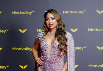 Sahara Rose hosting the Mindvalley stage
